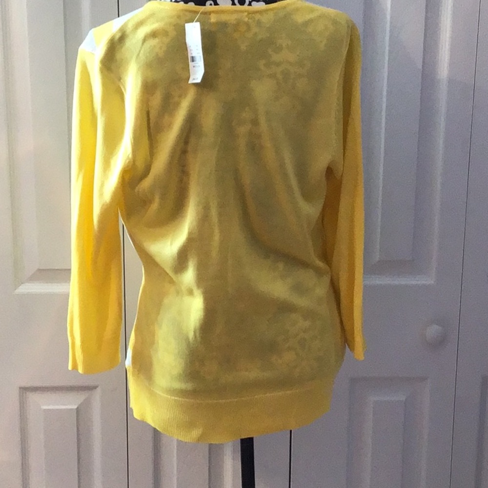 NWT NY&C Sweater Size Medium - Picture 2 of 3
